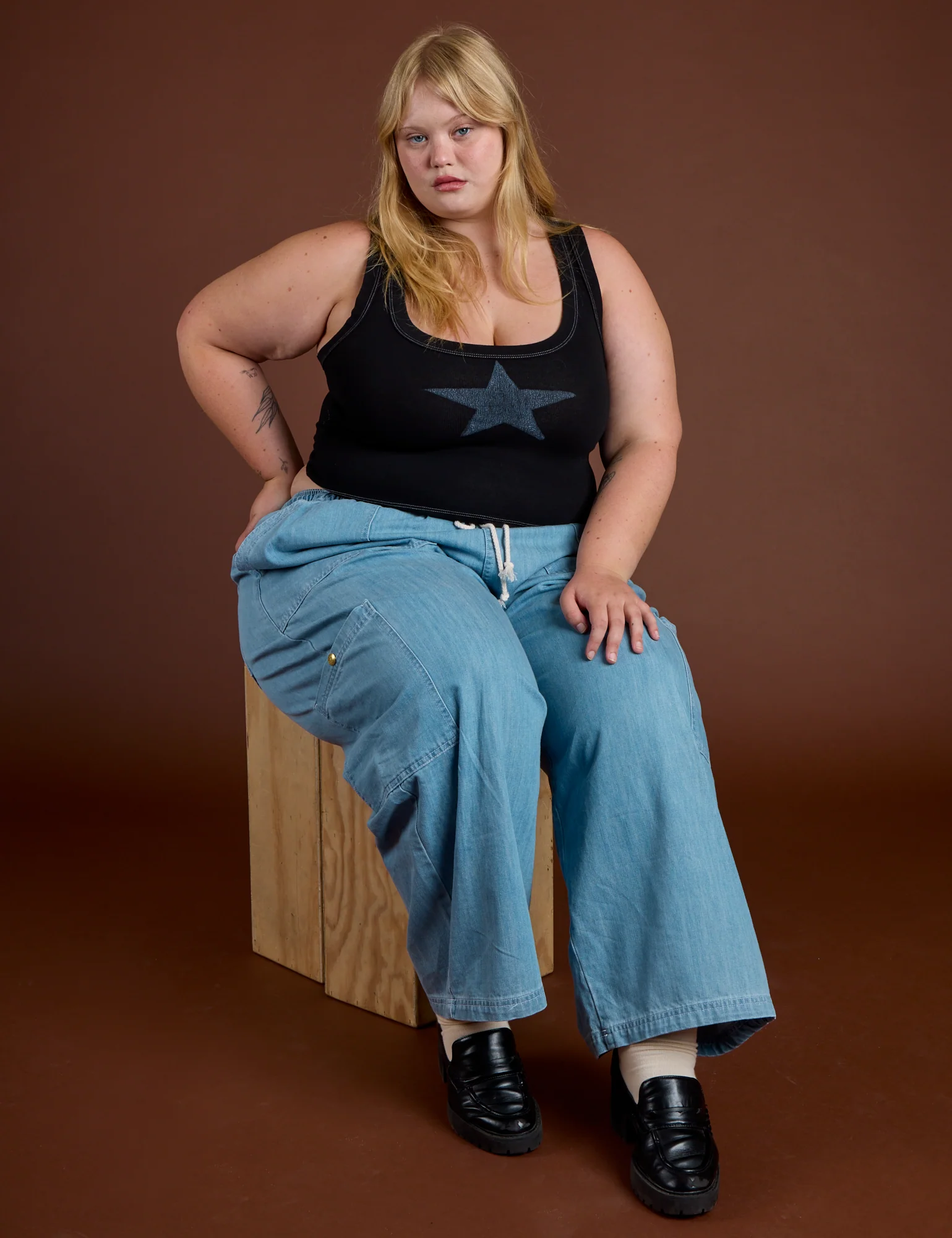 Icon Cropped Tank - Black Star - Image 15