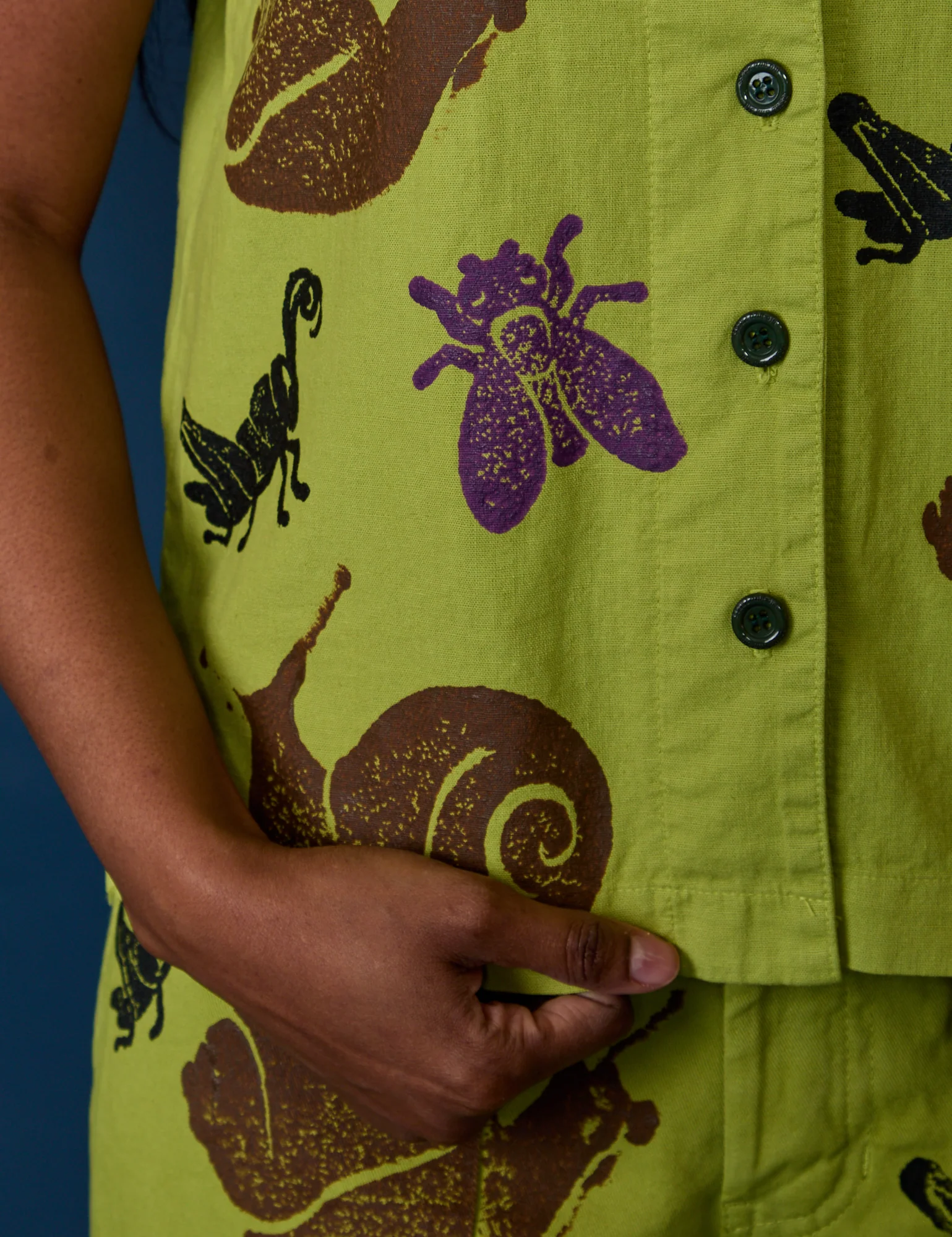 Paintstamped Pantry Button-Up - Big Bug *FINAL SALE* - Image 6