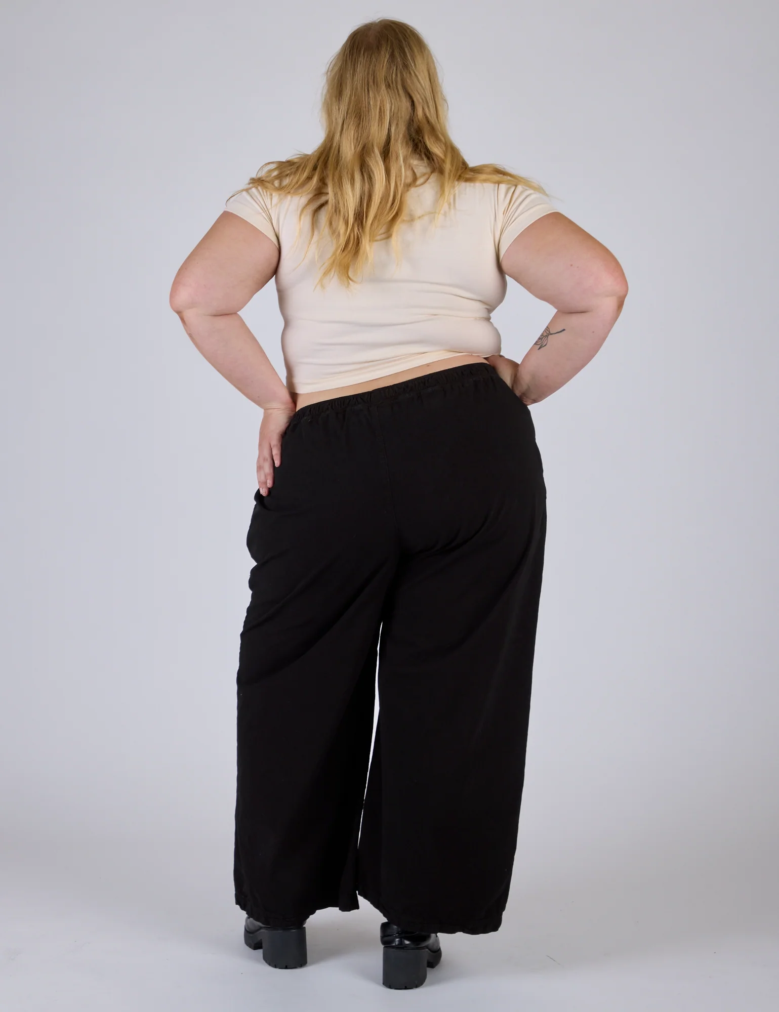 Pleated Pull-On Pants - Basic Black - Image 13