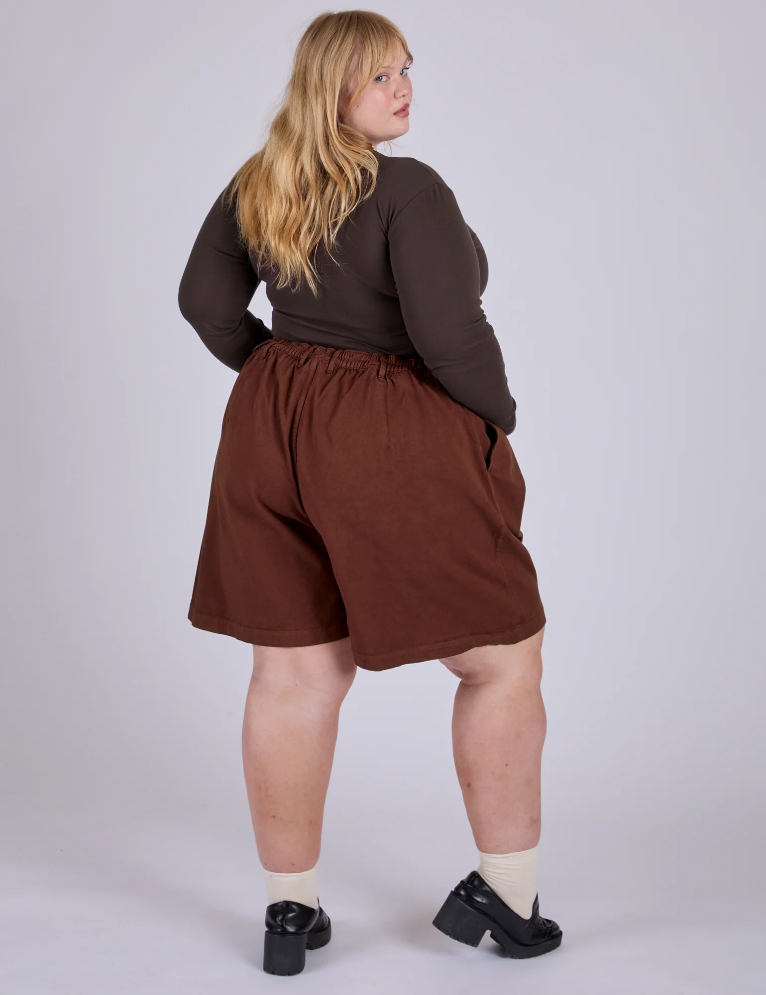 Pleated Trouser Shorts - Fudgesicle Brown - Image 15