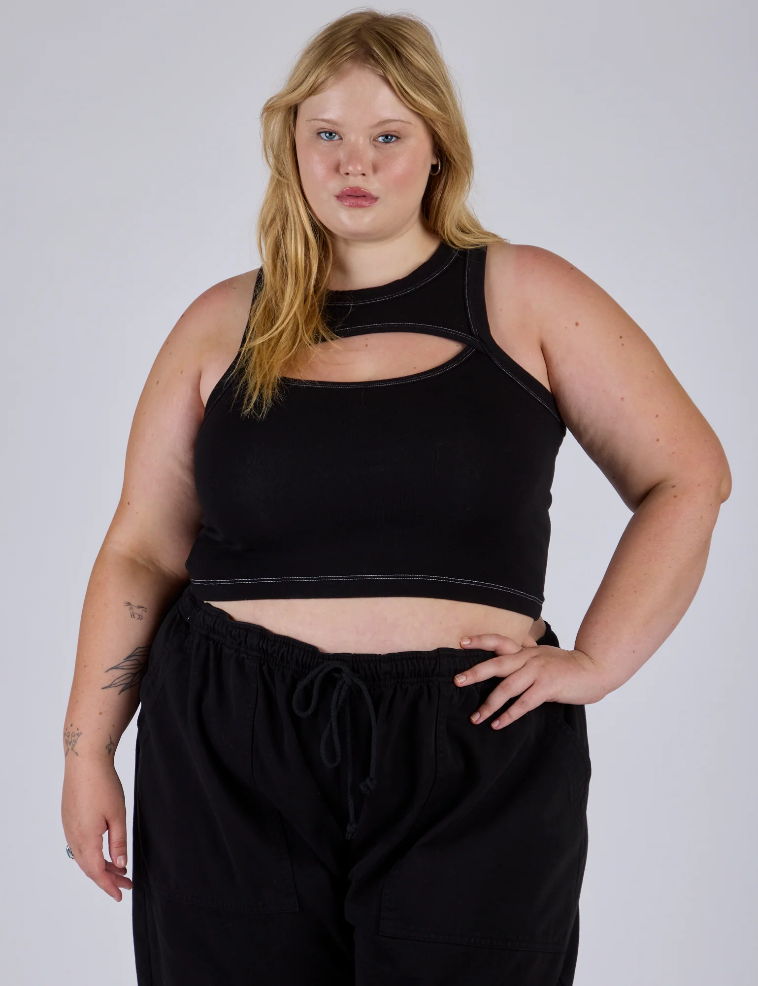 Porthole Tank - Basic Black - Image 10