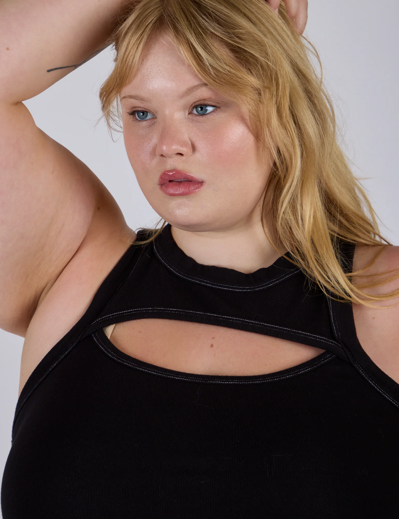 Porthole Tank - Basic Black - Image 11